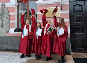 Вітаємо випускників-магістрів