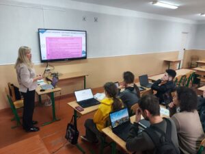 Участь студентів-фізиків у семінарі «Цифрові інструменти в роботі вчителя»